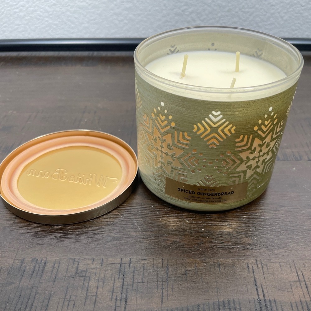 White Barn Spiced Gingerbread 3 Wick Scented Luminary Candle 14.5 oz Green Gold